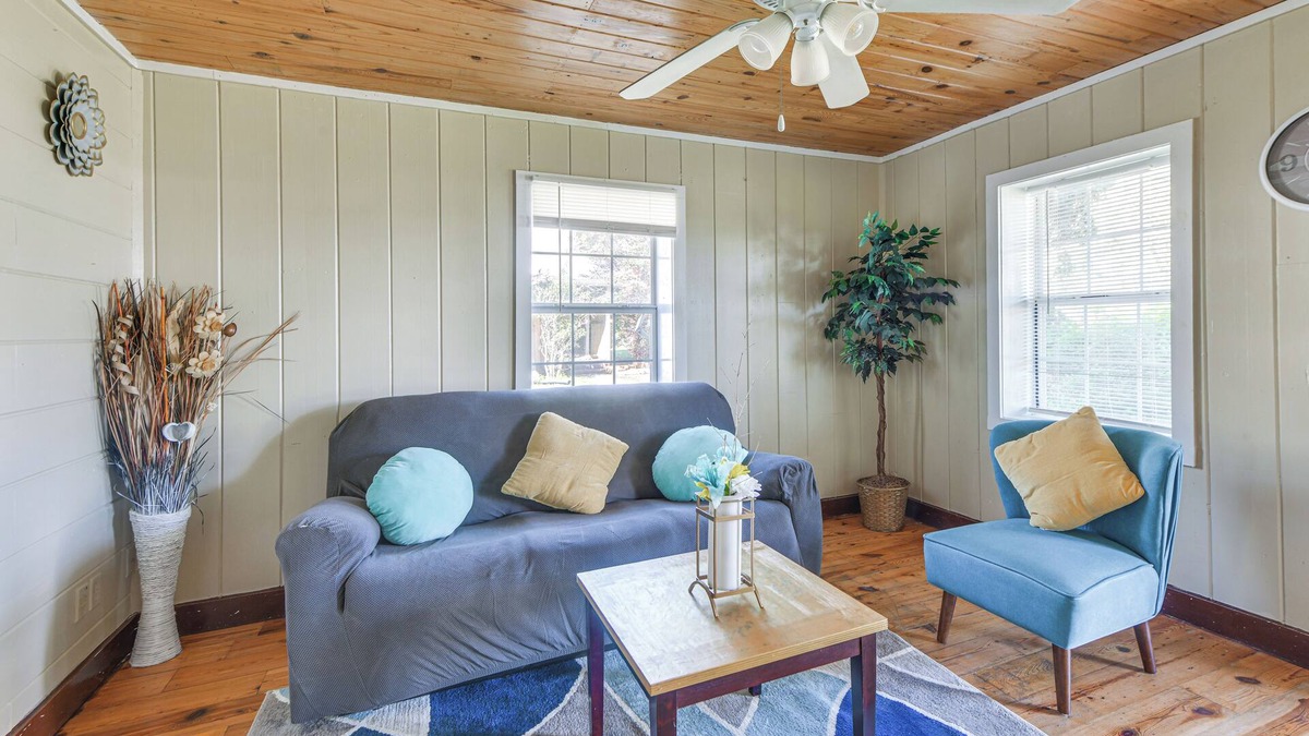 Sylvester Apartment | Charming Duplex Unit in Southwest Georgia