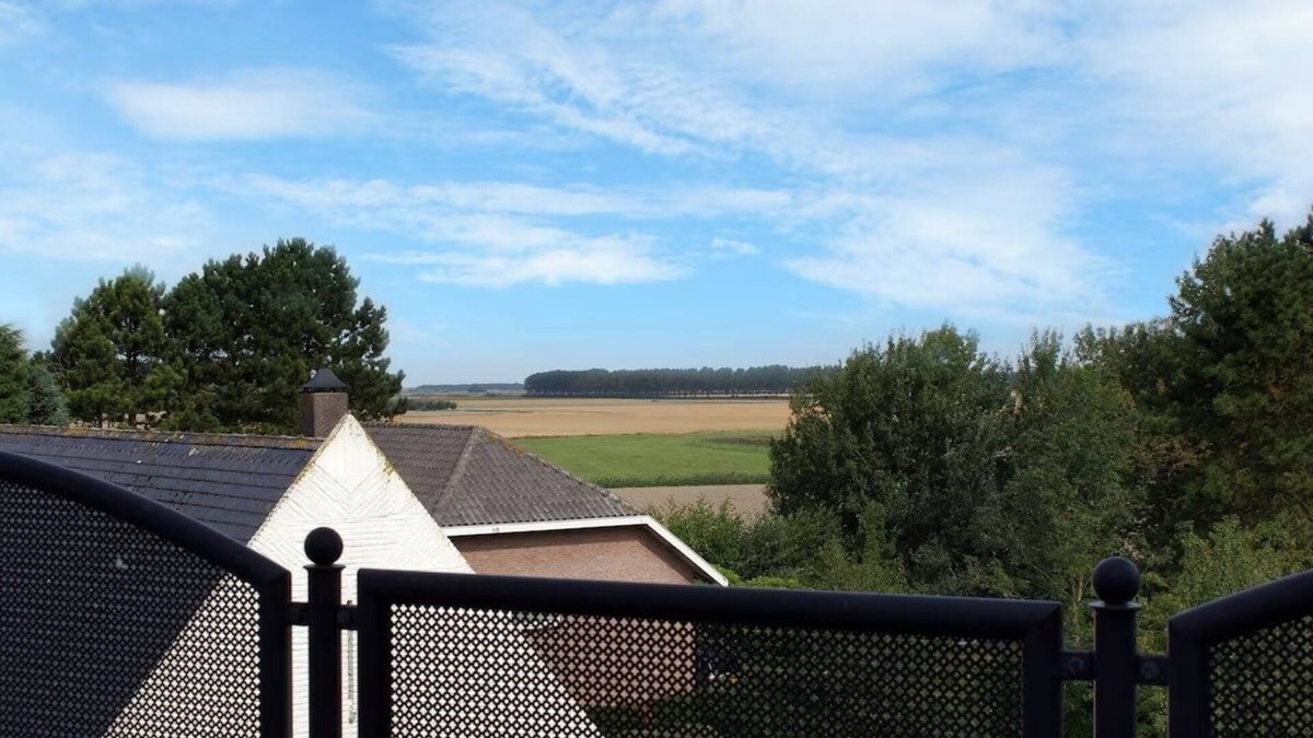 Sluis Hotel | Charming Dutch Escape – Stay in Sluis, Near Coastline & Culture