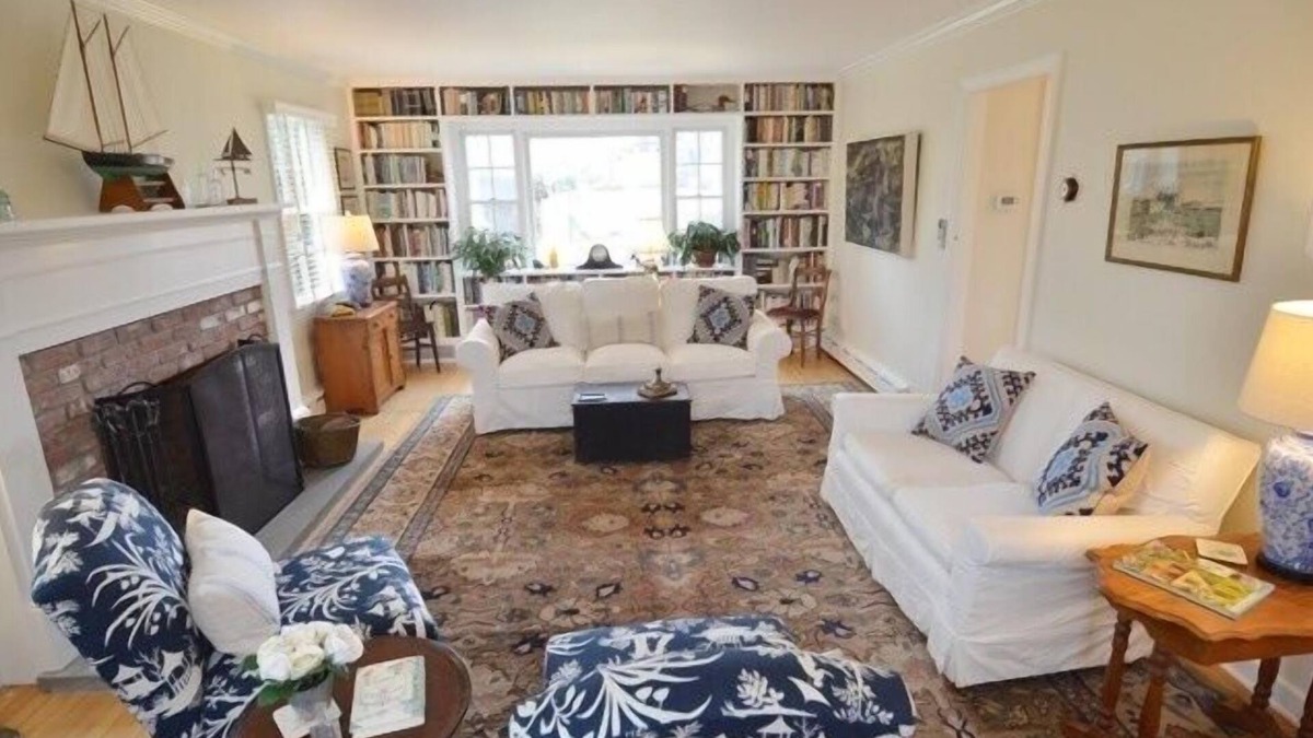 East Hampton North House | Charming East Hampton cottage on large property; steps to village
