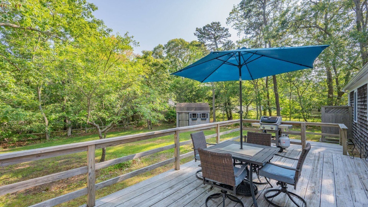 Eastham House | Charming Eastham Retreat Walk to Beaches & Trails, Linens Provided