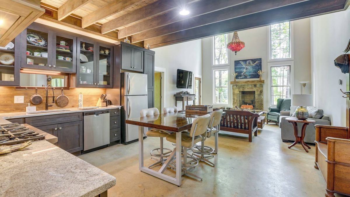 Little Kowaliga Cottage | Charming Eclectic Vacation Rental w/Beach Access!