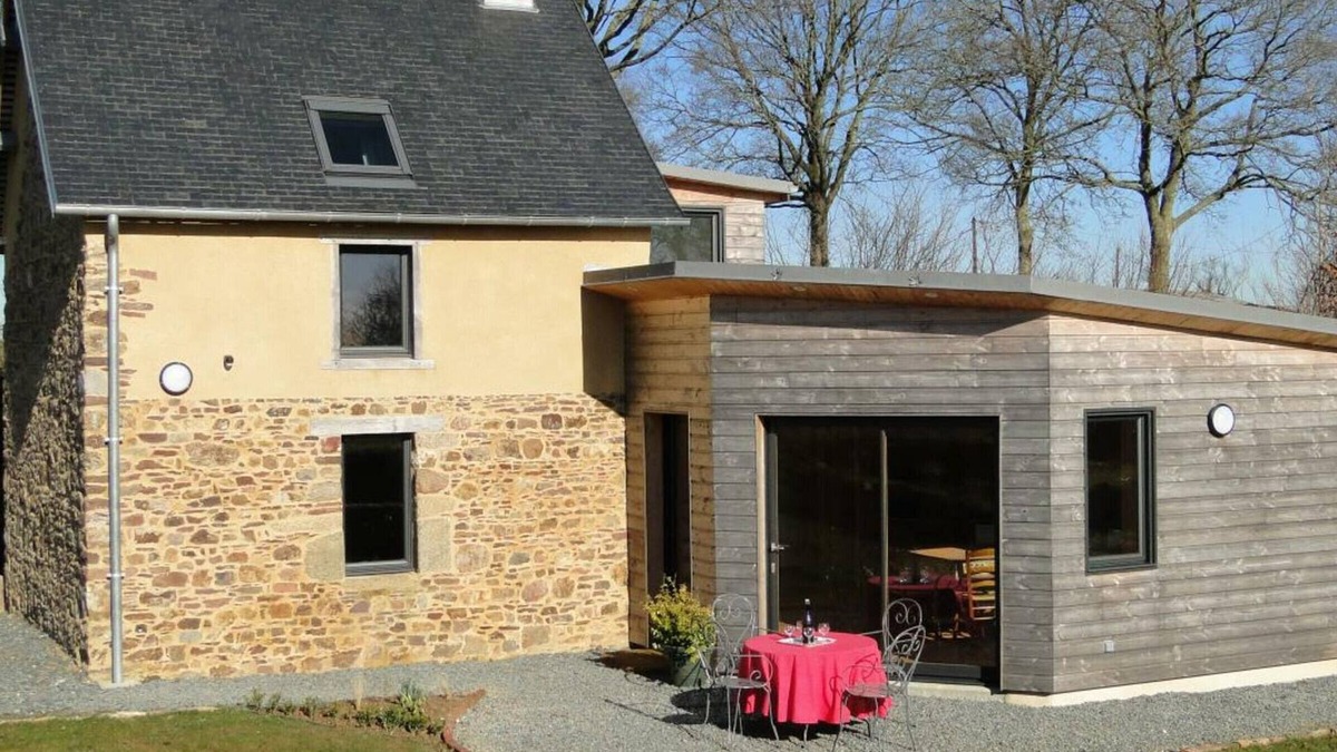 St-Denis-le-Vetu Cottage | Charming Ecological Retreat with Cozy Fireplace near Nature in Ouville