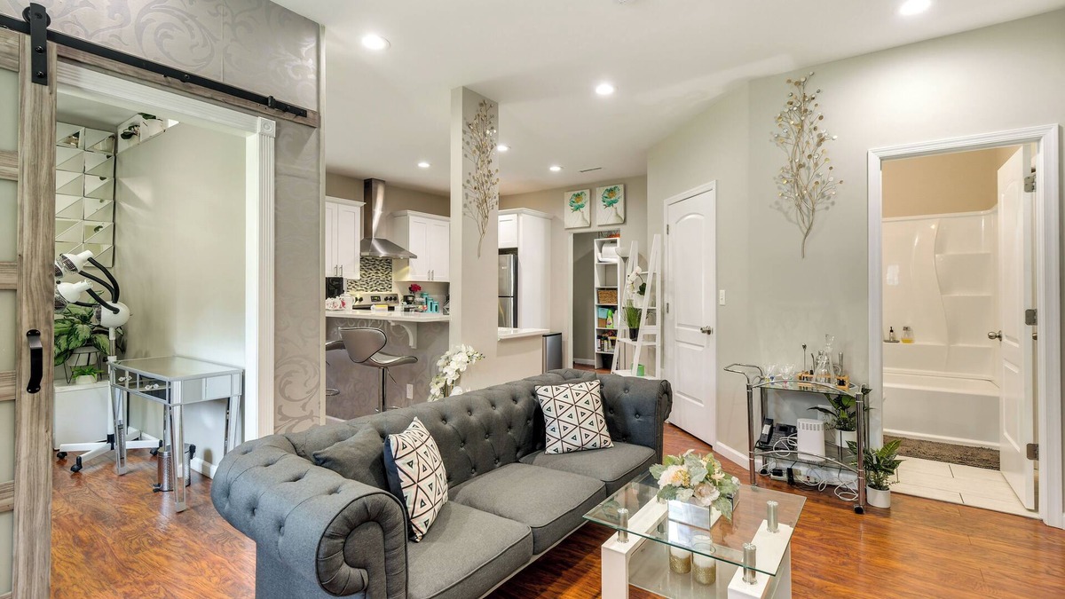 Edgemore House | Charming Edgemere Home w/Deck & Grill!