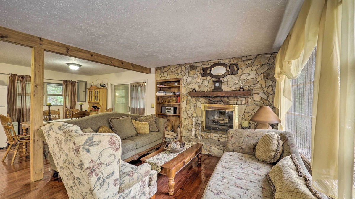 Elk Park House | Charming Elk Park Retreat < 9 Mi to Ski Area!