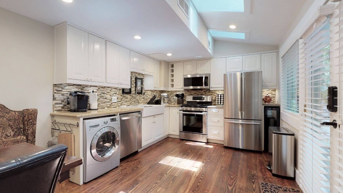 Marietta Apartment | Charming English Cottage