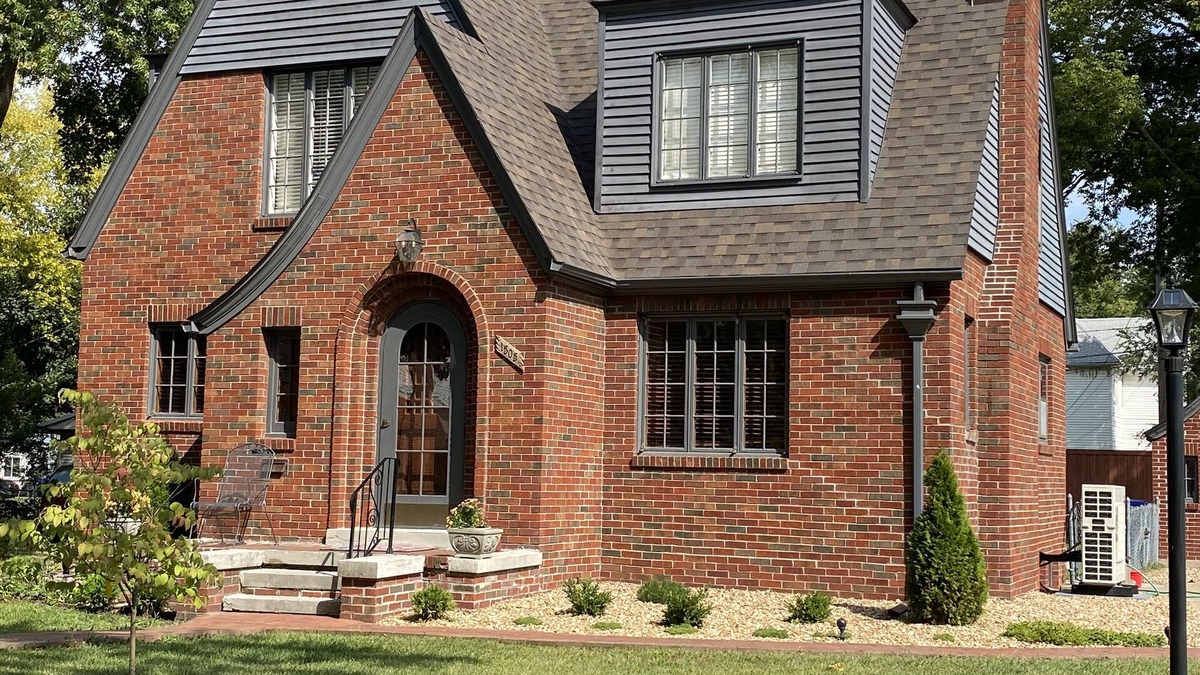 Sedalia House | Charming English Tudor