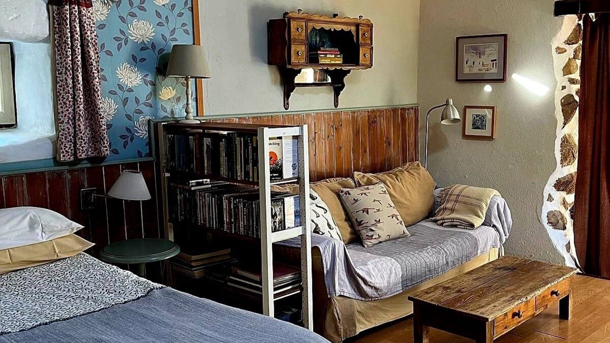 Villanueva De La Vera Cottage | Charming stone cottage surrounded by nature with unique mountain views