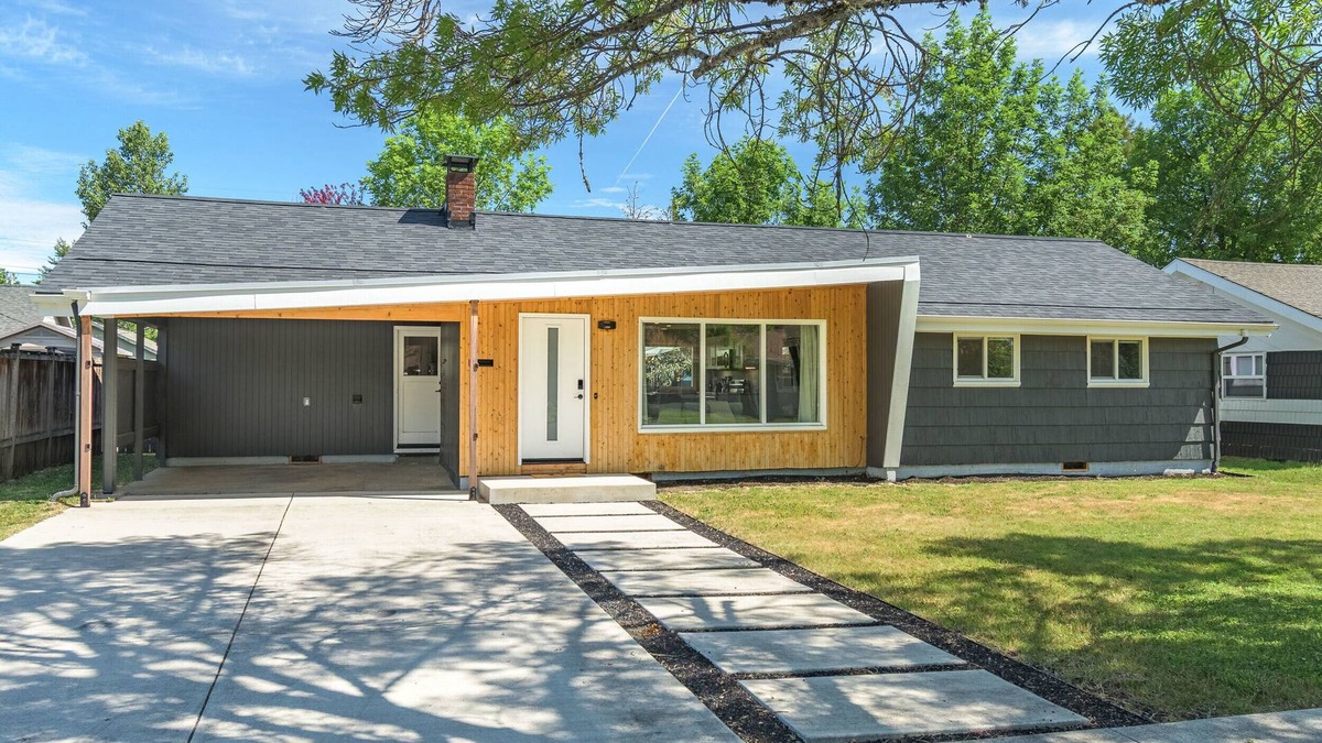 Southeast Eugene House | Charming Eugene Bungalow: Perfect for college sports fans & outdoor enthusiasts
