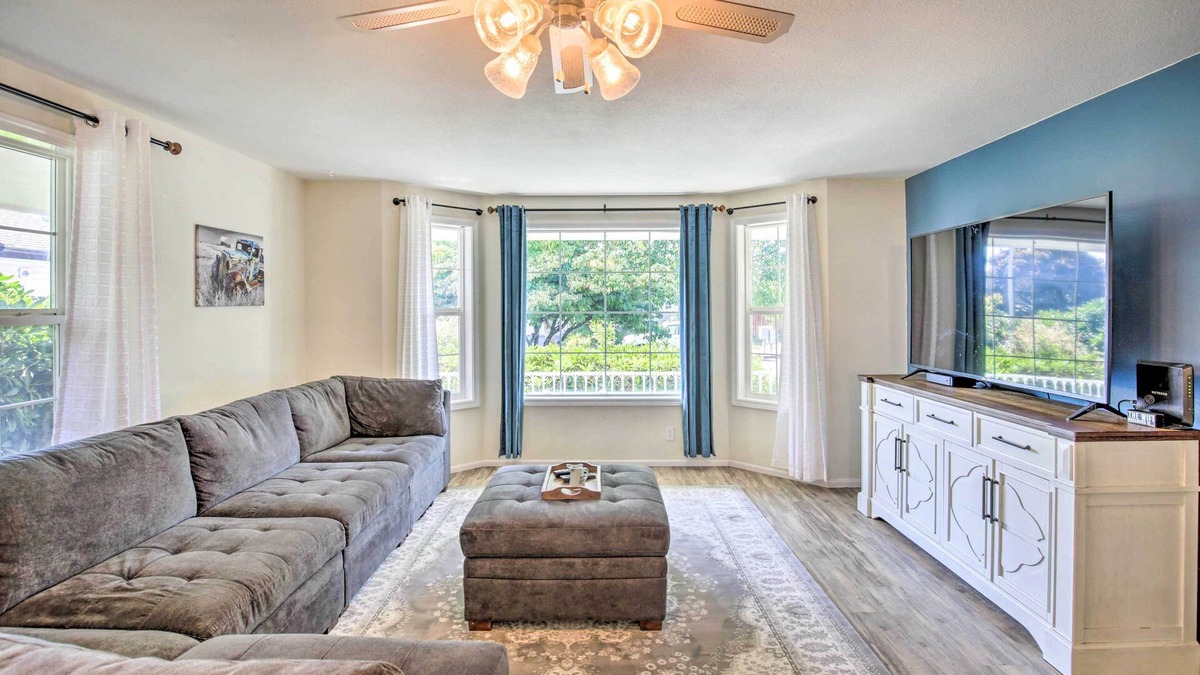 Central Oregon House | Charming Eugene Home w/Fire Pit: 8 Mi to UO!