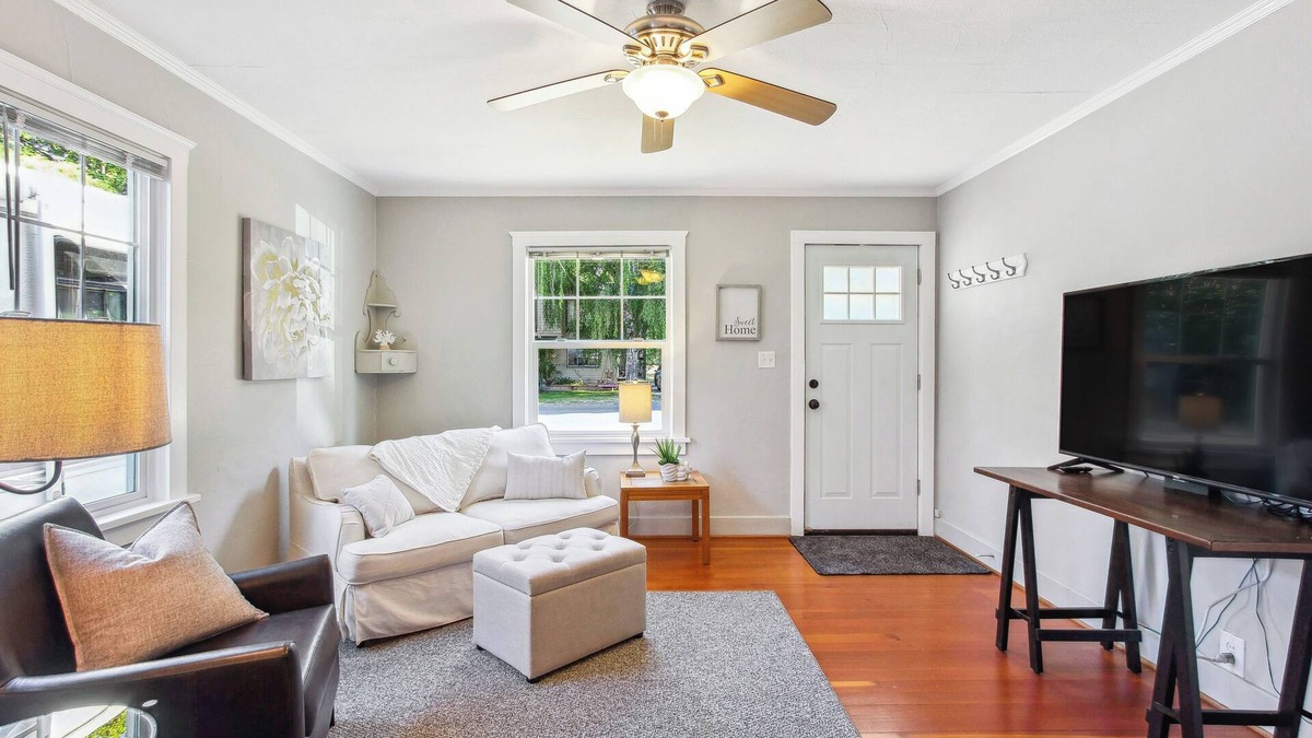 Eugene House | Charming Eugene Retreat: Private Hot Tub & Yard!
