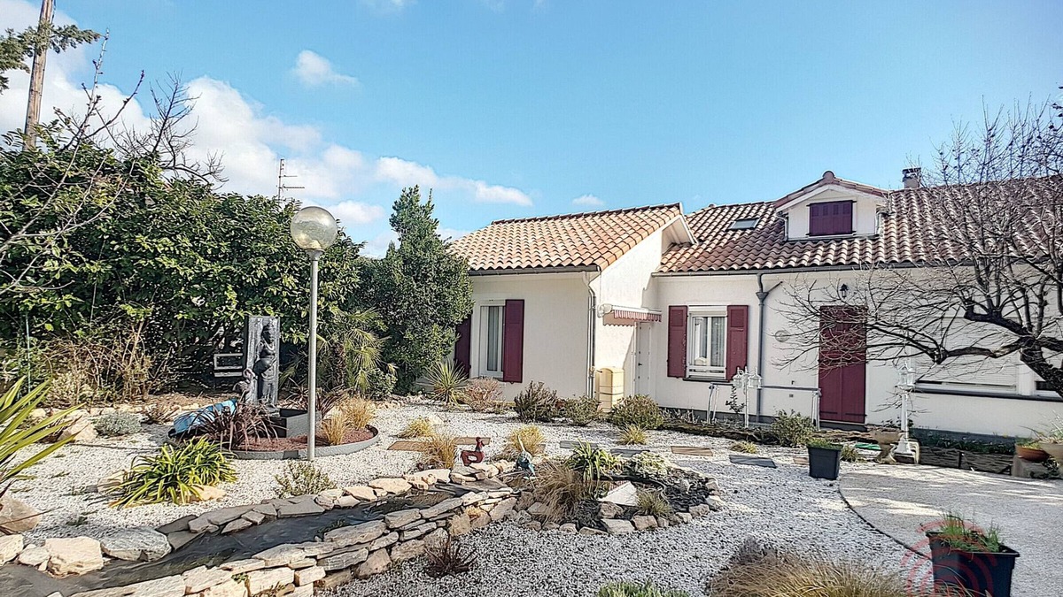 Lamalou-les-Bains Apartment | Charming F2 Apt with Terrace, Near Thermal Spa & Heart of Town, Pets Welcome