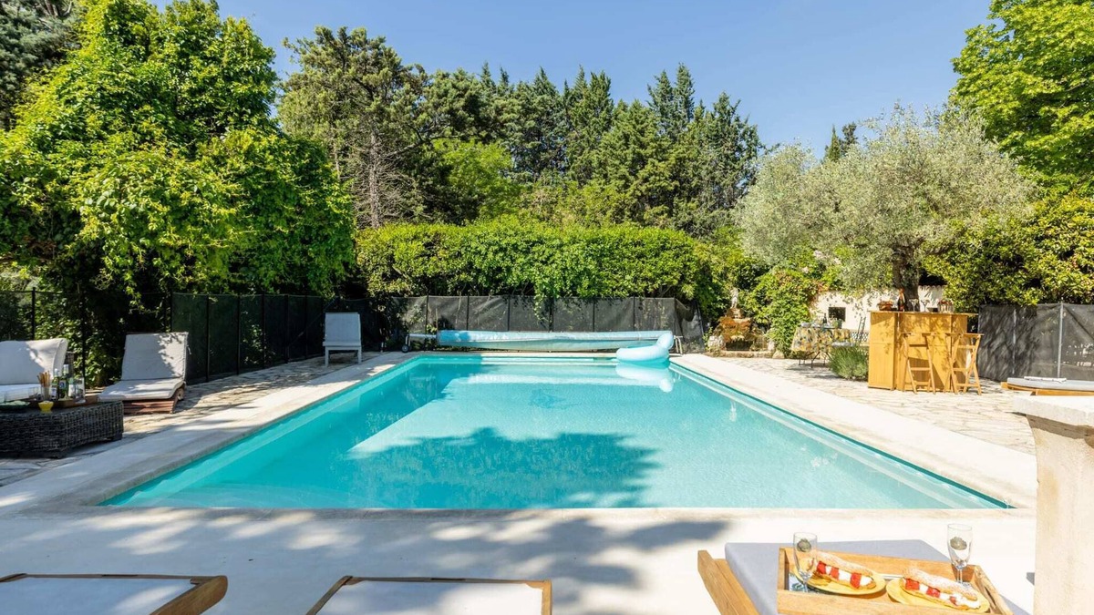 Pernes-les-Fontaines Villa | Charming farmhouse to rent in Provence-'Mas des Olivades'-Provencal farm.