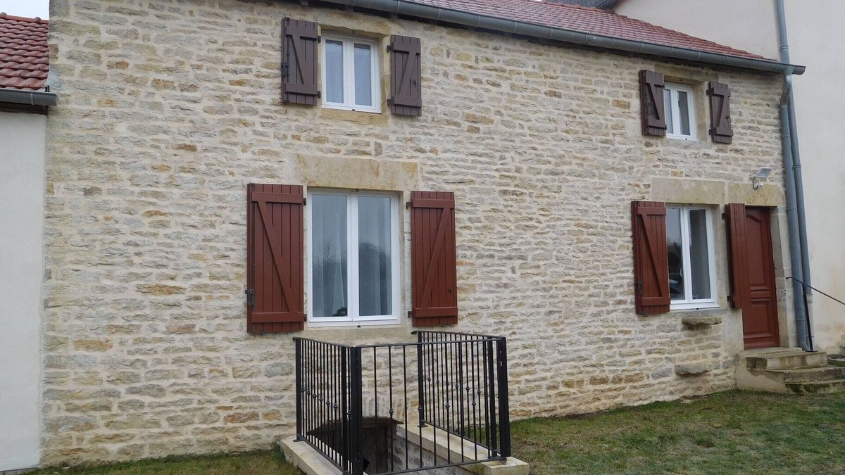 Gilley Cottage | Charming Family Cottage near Fayl-Billot with Cozy Interior and Nearby Attractions