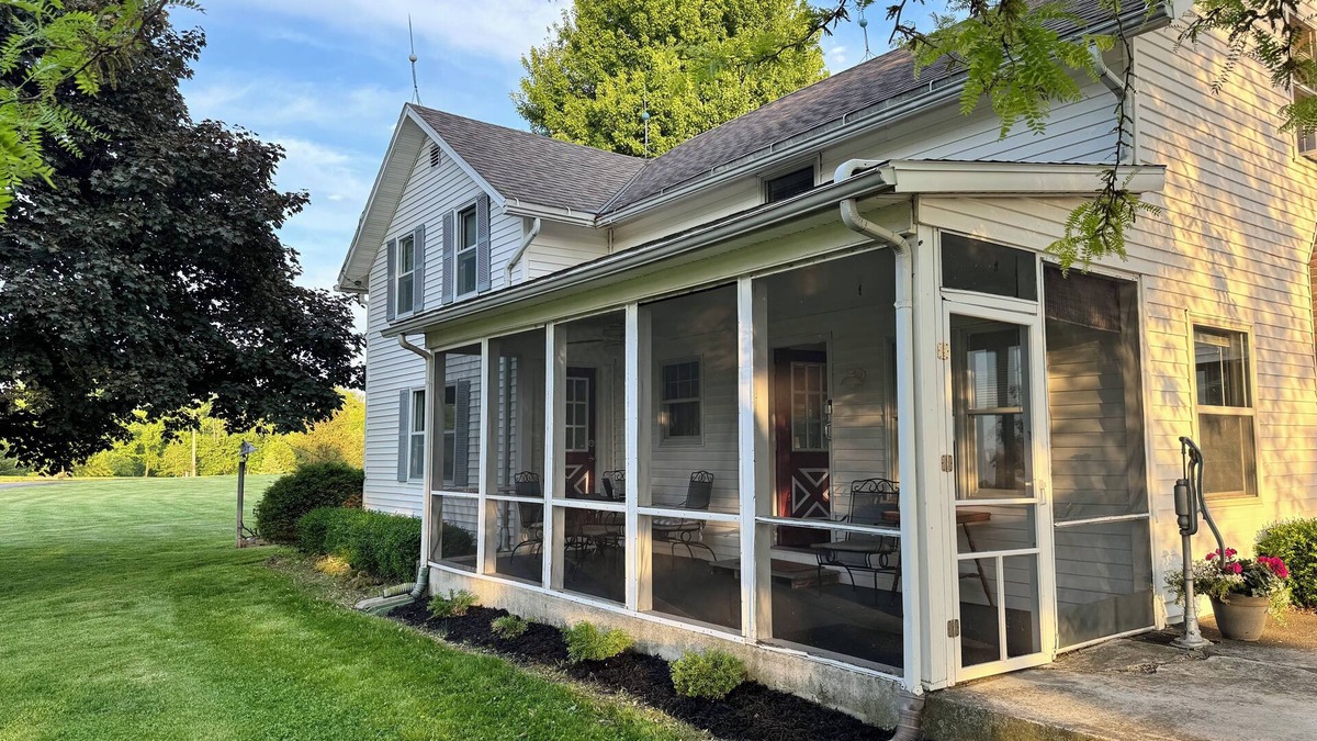 Sandusky Other | Charming Family Farmhouse Near Cedar Point n