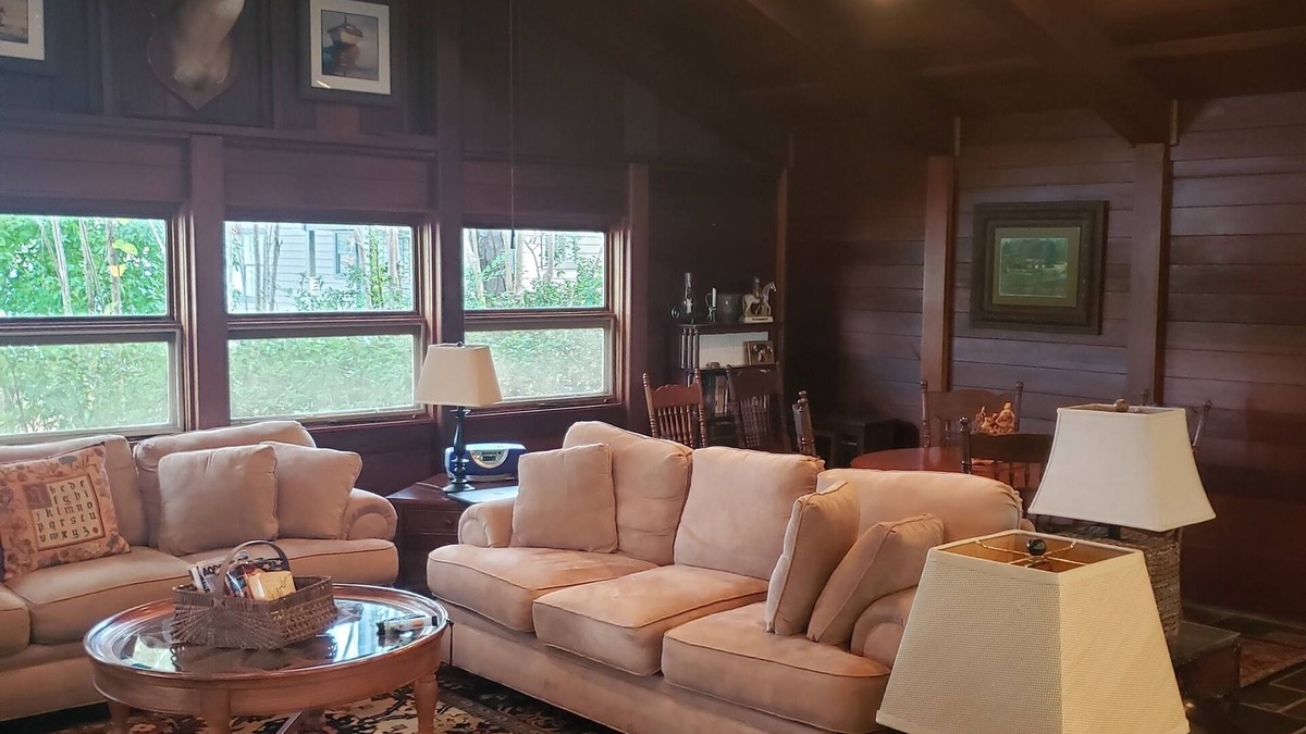 Little Kowaliga Cabin | Charming family-friendly Lake Martin 4-bedroom/4-bath cabin beautiful on point.