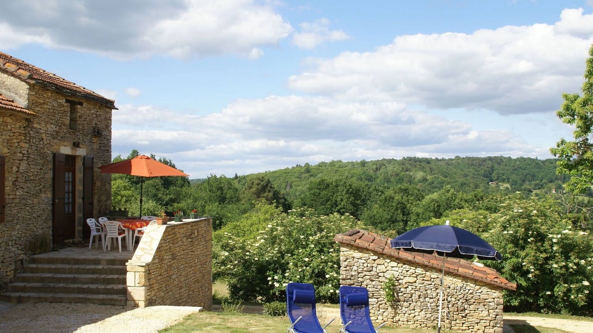 Loubejac House | Charming Family Retreat in Loubejac