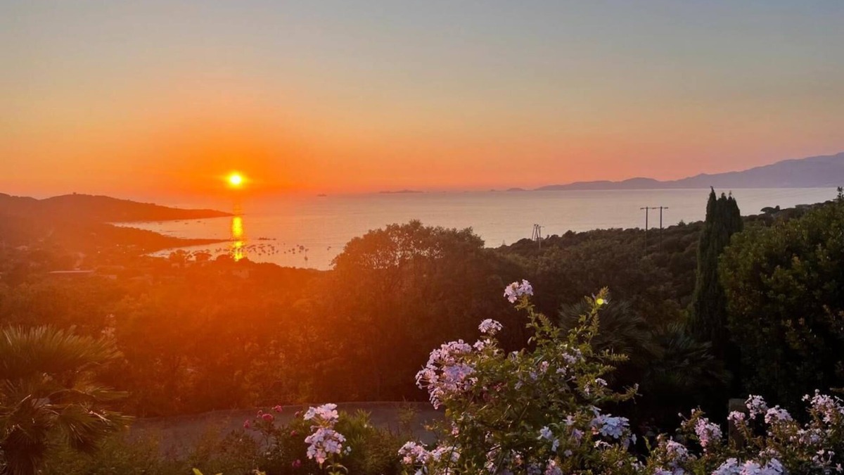 Portigliolo House | Charming family villa with exceptional view of the Iles Sanguinaires