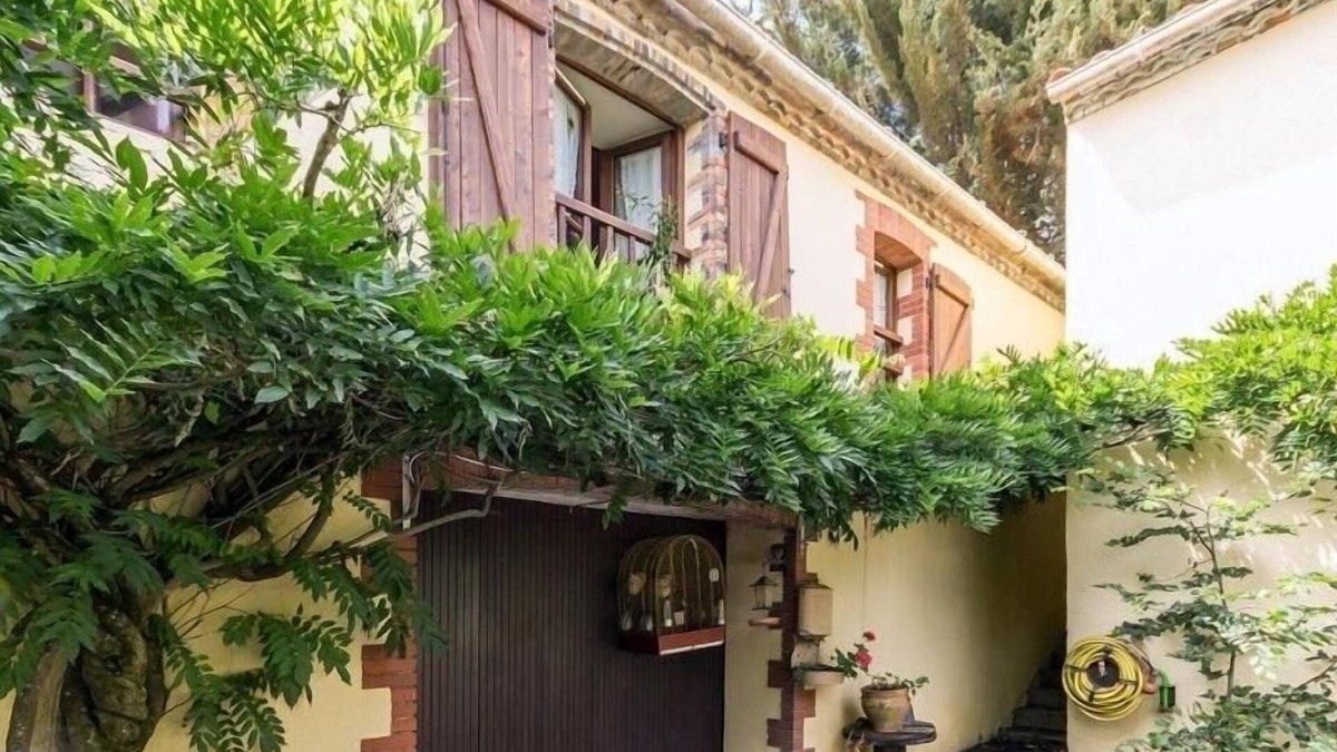 Corcoue-sur-Logne Cottage | Charming Farmhouse Near Nantes with Pond, WiFi, and Baby Equipment