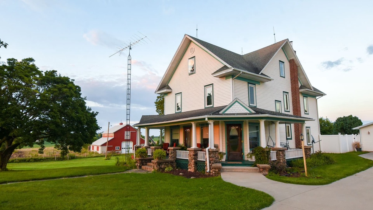 Benton Harbor Other | Charming Farmhouse with pool on 10 acres