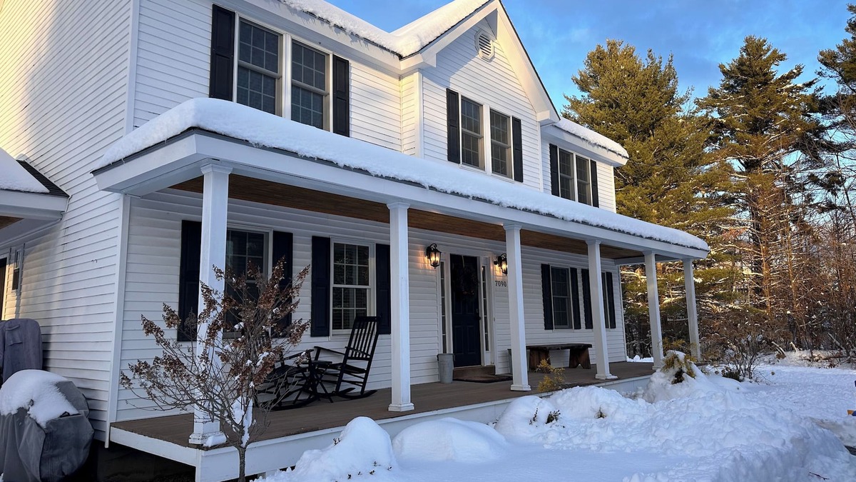 Stratton and Bromley Ski Areas House | Charming Farmhouse 5 minutes from Magic Mountain & close to 5 other Ski Resorts