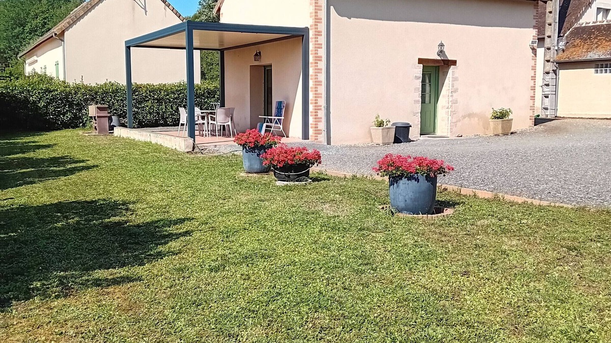 Le Bailleul Cottage | Charming Farmhouse: Nature, Quiet, South-Facing Terrace, Petanque Field