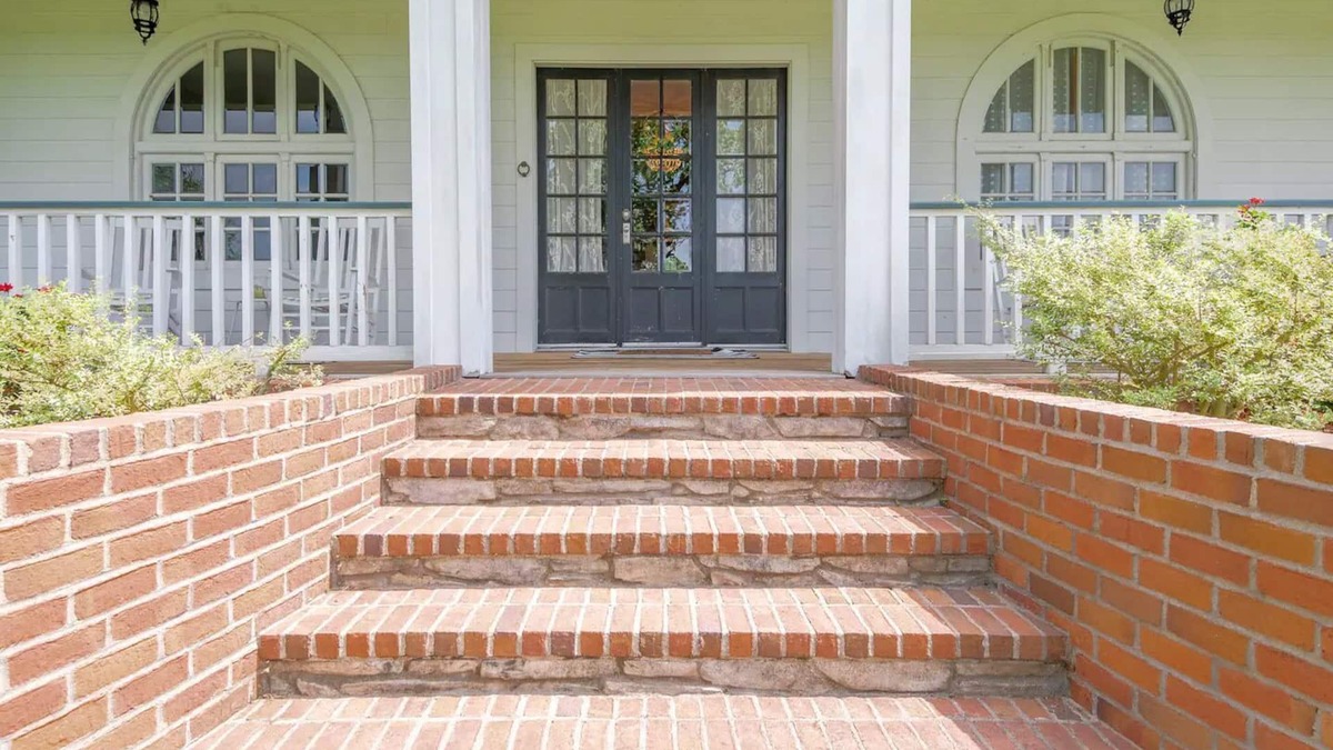 Crockett House | Charming Farmhouse on 11 acres