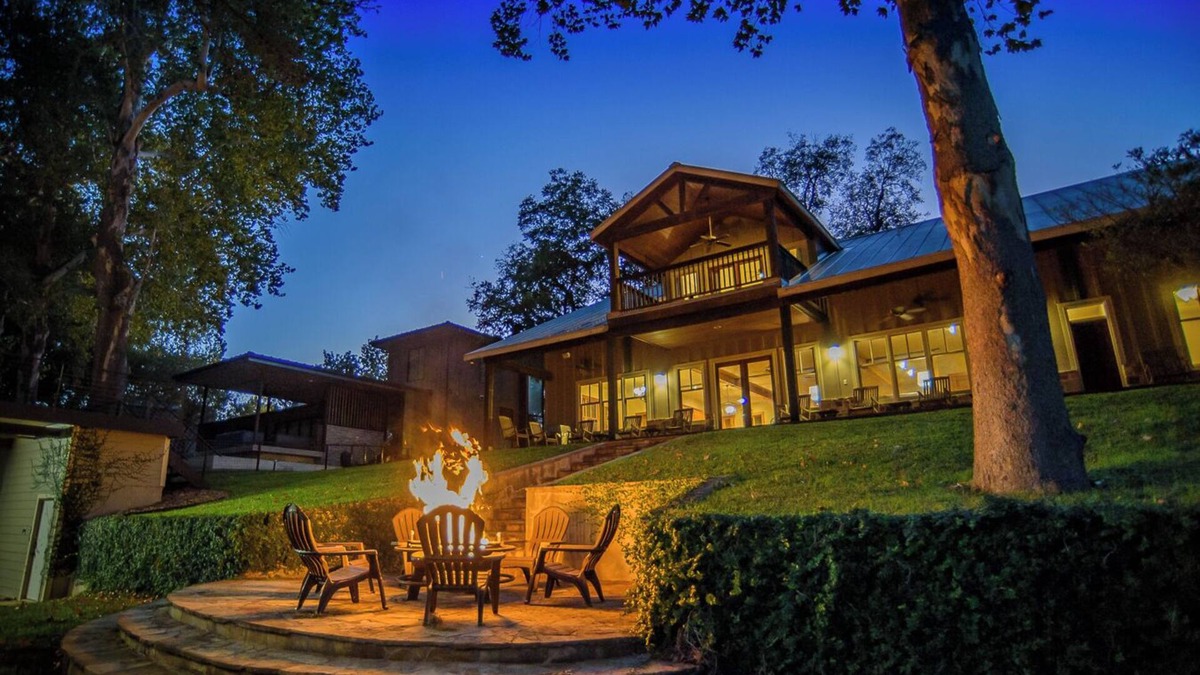 McQueeney Other | Charming Farmhouse-Pool Table-Ping Pong-River Views