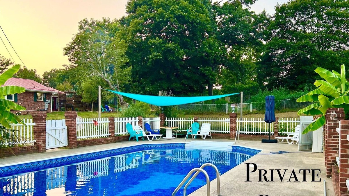 Stokes House | Charming farmhouse w/pool, firepit, & close to 2 state parks! Pet friendly🐾