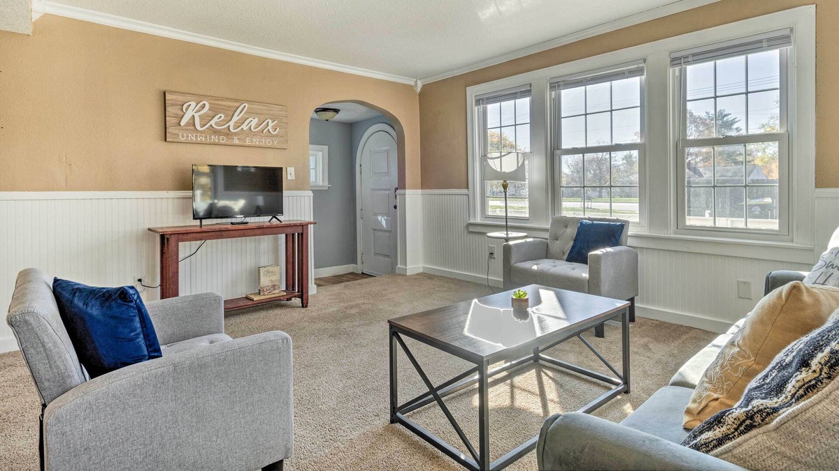 Saint Marys  Allen County Cottage | Charming Fort Wayne Escape w/ Deck & Fire Pit