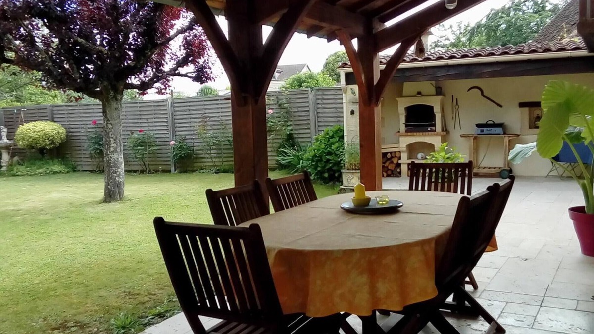 Blis-et-Born Cottage | Charming Village House with Fireplace, Wi-Fi & Bikes Close to Périgueux