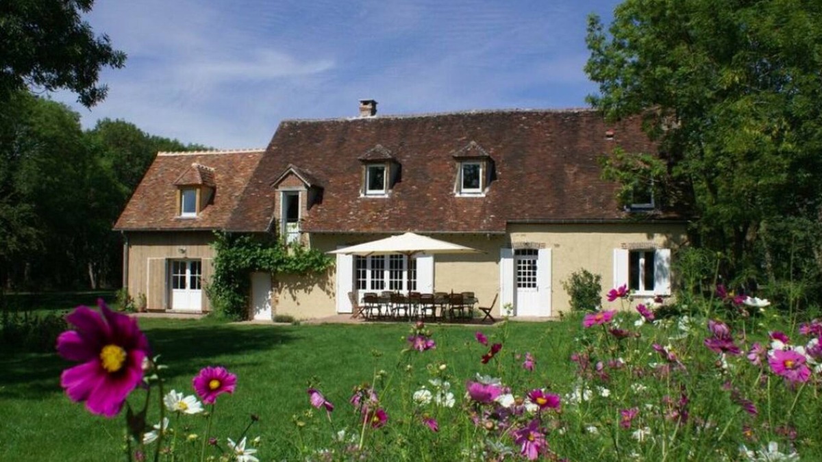 Malicorne House | Charming residence with private tennis court and very large heated swimming pool
