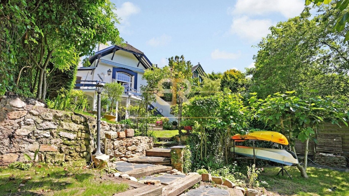 Chennevieres-sur-Marne House | Charming house on the banks of the Marne