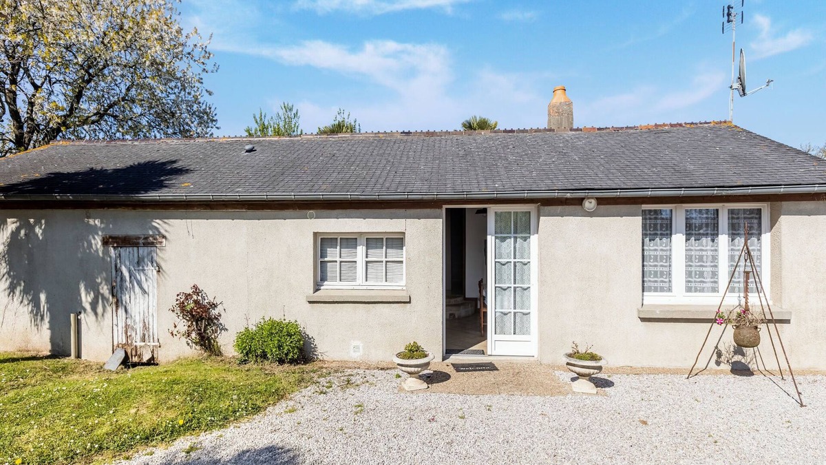 Montaigu-la-Brisette House | Charming Home with Orchard