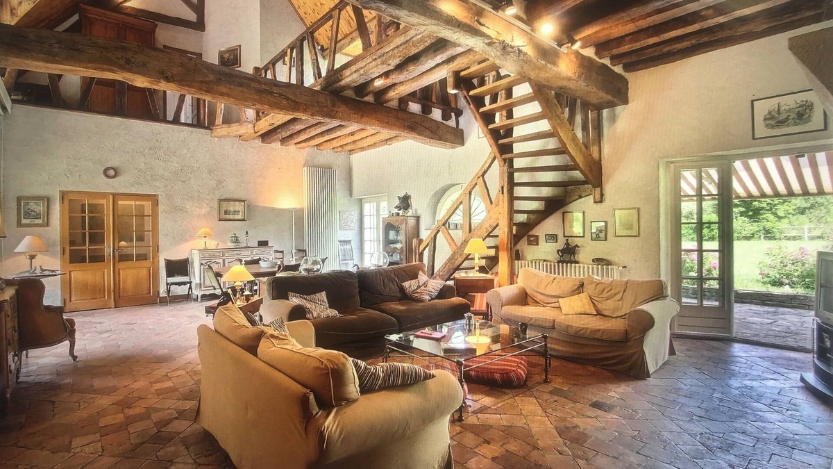 Rogny-les-Sept-Ecluses House | Charming gîte, benefiting from absolute calm and generous natural surroundings.