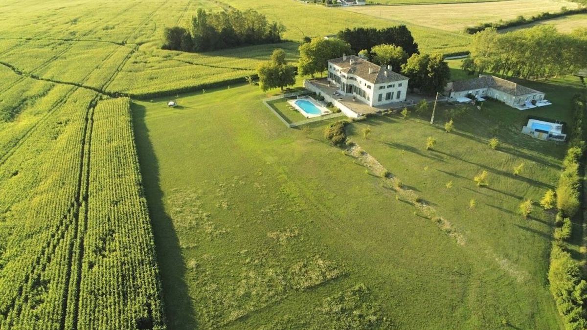Saint-Colomb-de-Lauzun Villa | Charming Ancient property, 32 people, 14 bedrooms, 2 pools, billiards