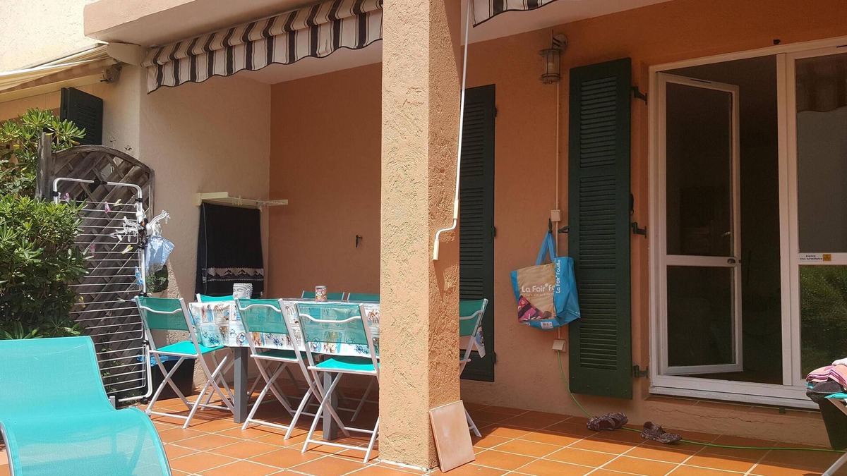 Saint-Mandrier-sur-Mer Apartment | Charming apartment for 5 people with large terrace and air conditioning on the ground floor
