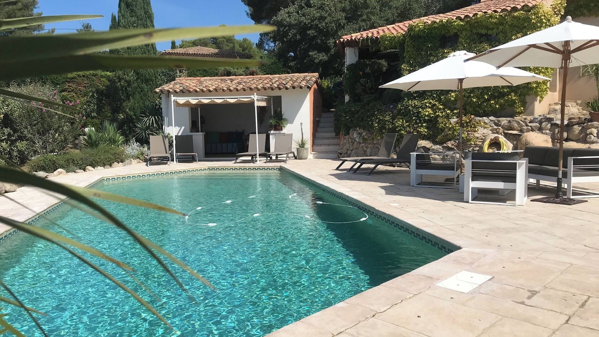 Saint-Marc-Jaumegarde Villa | Charming Provencal house, Villa Le Peiral with swimming pool and Sainte-Victoire view