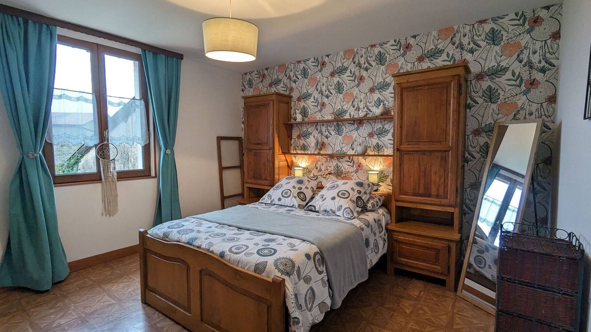 Saulmory-et-Villefranche Cottage | Charming Cottage Near Verdun: 3 Bedrooms, Fireplace, Enclosed Yard, Private Parking