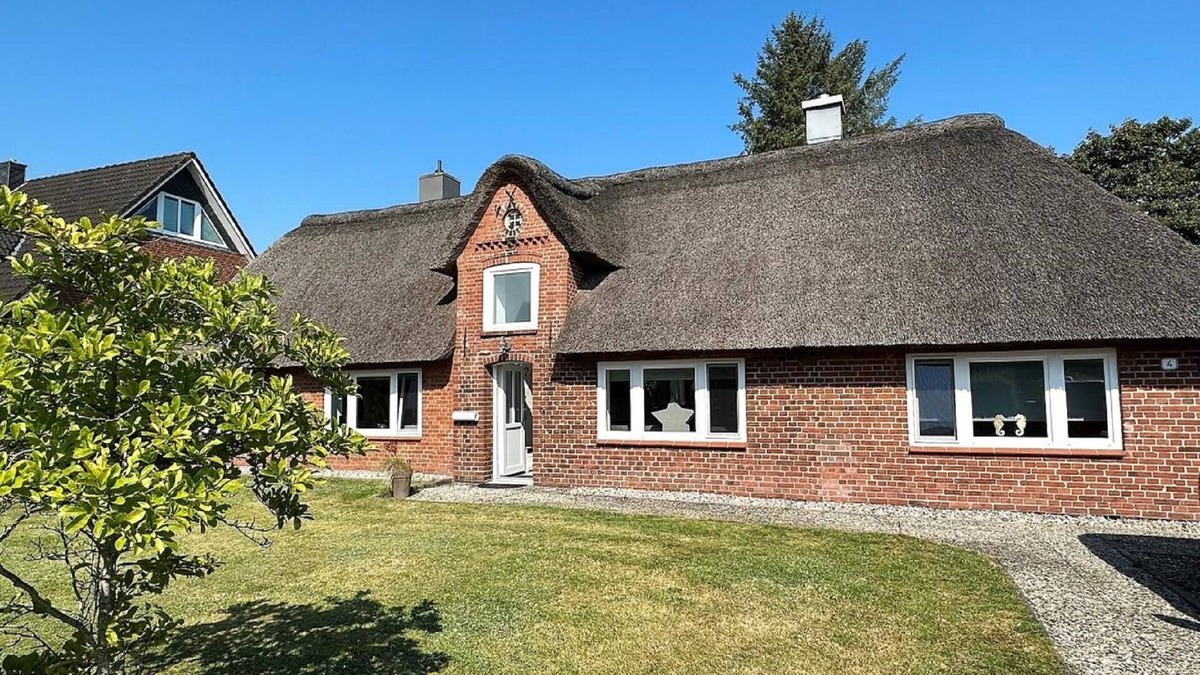 Grellsbull House | Charming Fresen Hus Holiday Home in Scenic Humptrup, Germany