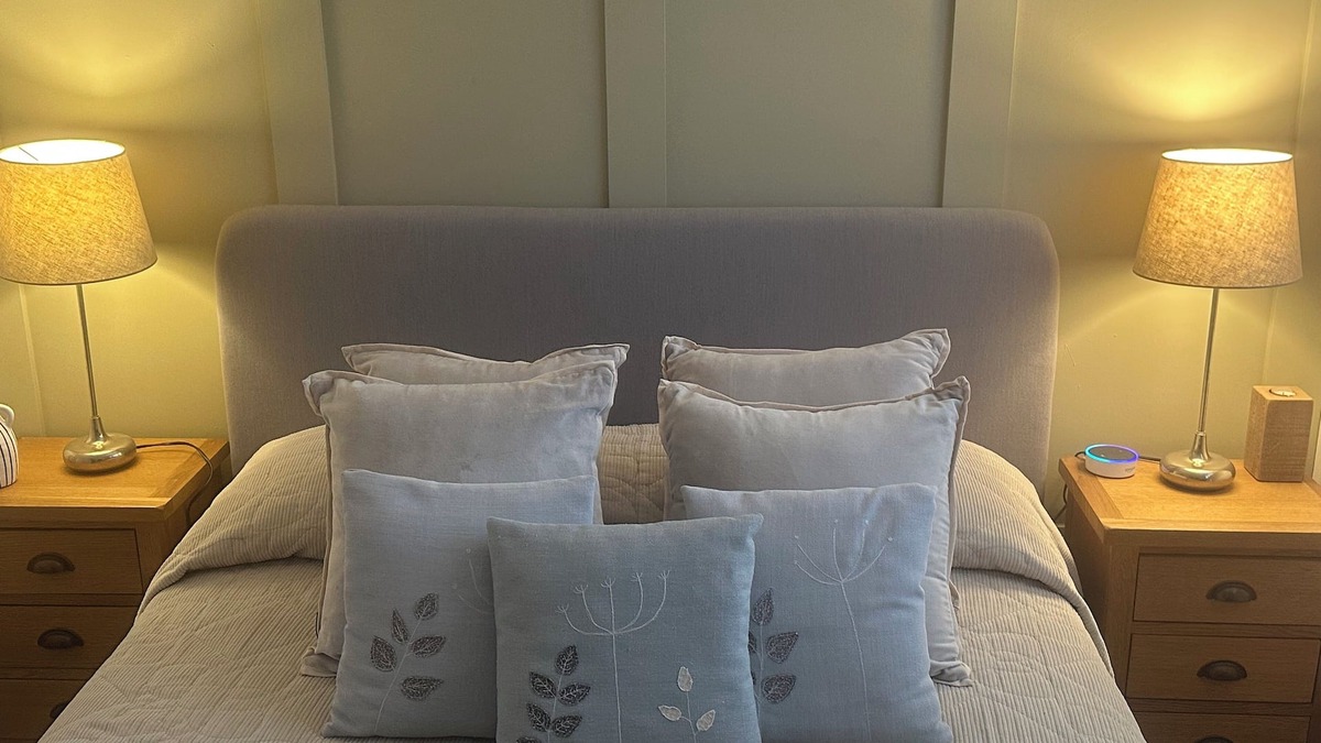 Thornhill Bed & Breakfast | Charming Friendly bed & breakfast in serene Thornhill with WiFi