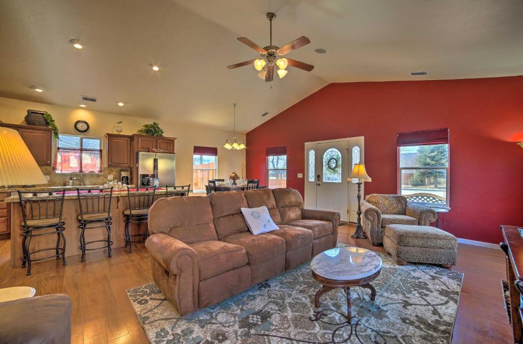Fruita House | Charming Fruita Home - Walk to Downtown!