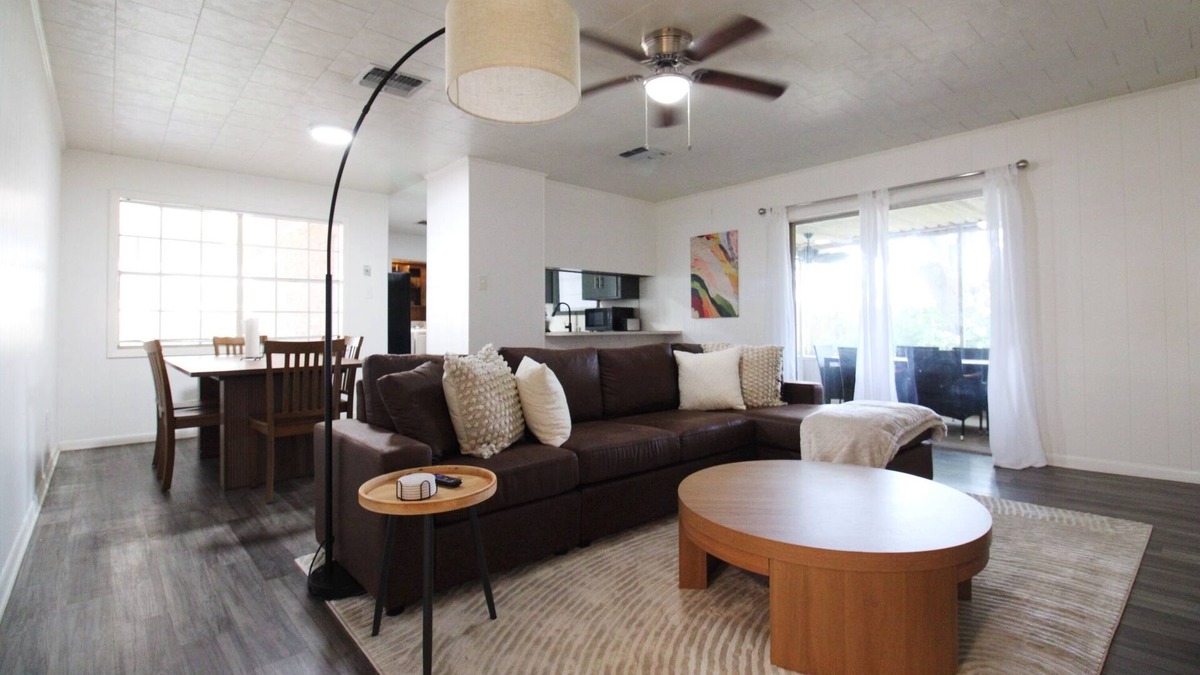 Houma House | Charming, Fully Furnished 4-Bedroom House w/WiFi, AC, & a Spacious Backyard