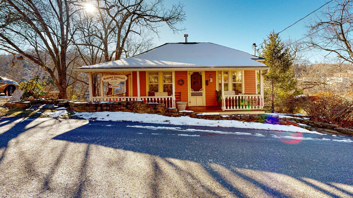 Eureka Springs Historic District Cottage | Charming fully restored cottage with balcony, private hot tub, balcony & views