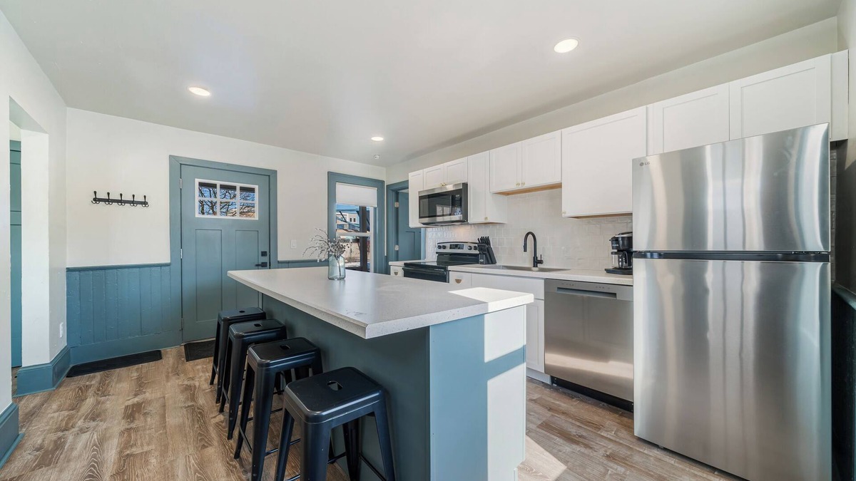 Appleton Apartment | Charming, Furnished Retreat with a Yard—Just Minutes from Downtown Appleton