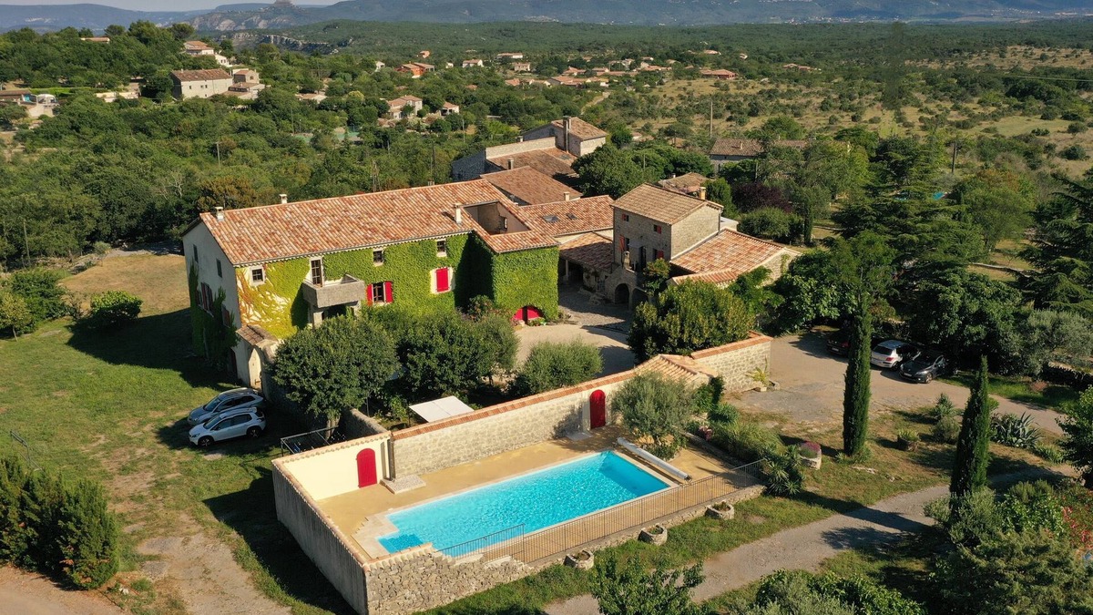 Joyeuse Cottage | Charming gîte l'ESCOUSSOU * 115 m², 3 bedrooms, quiet, nature, heated pool