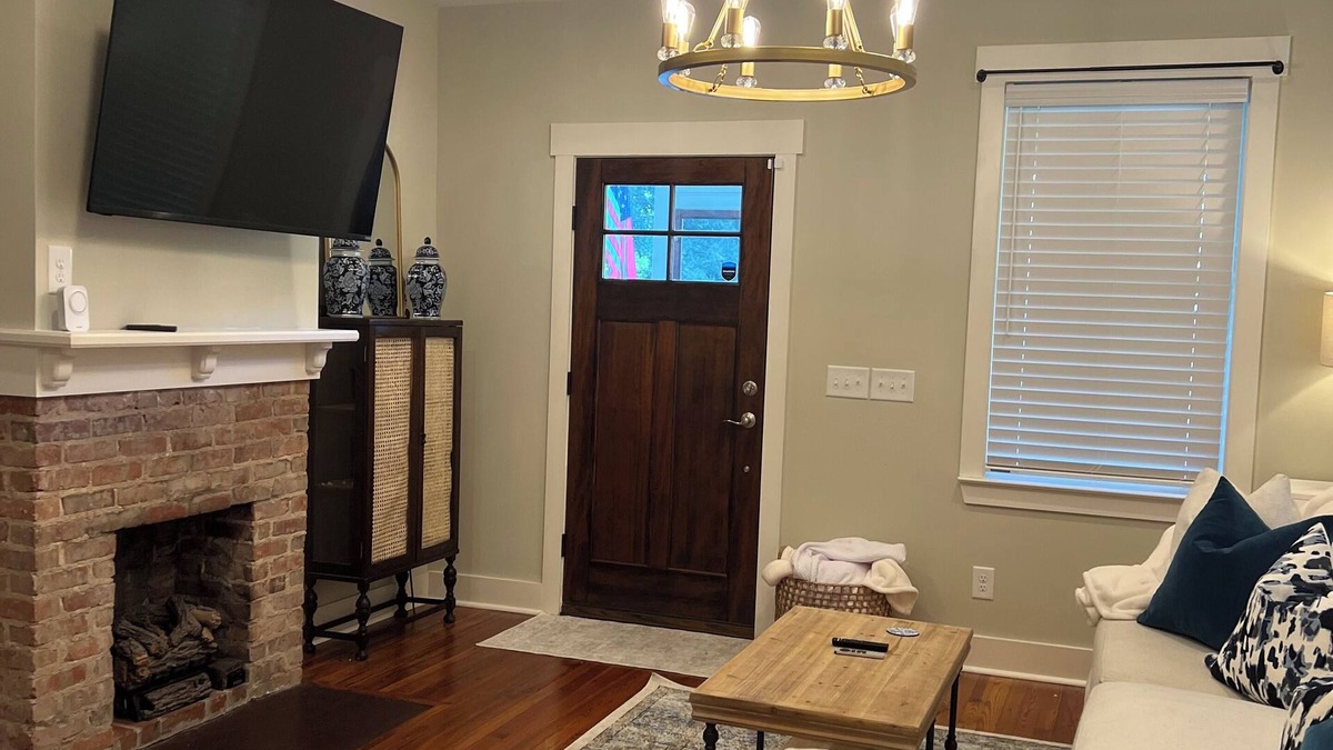 Opelika Cottage | Charming Game Day House