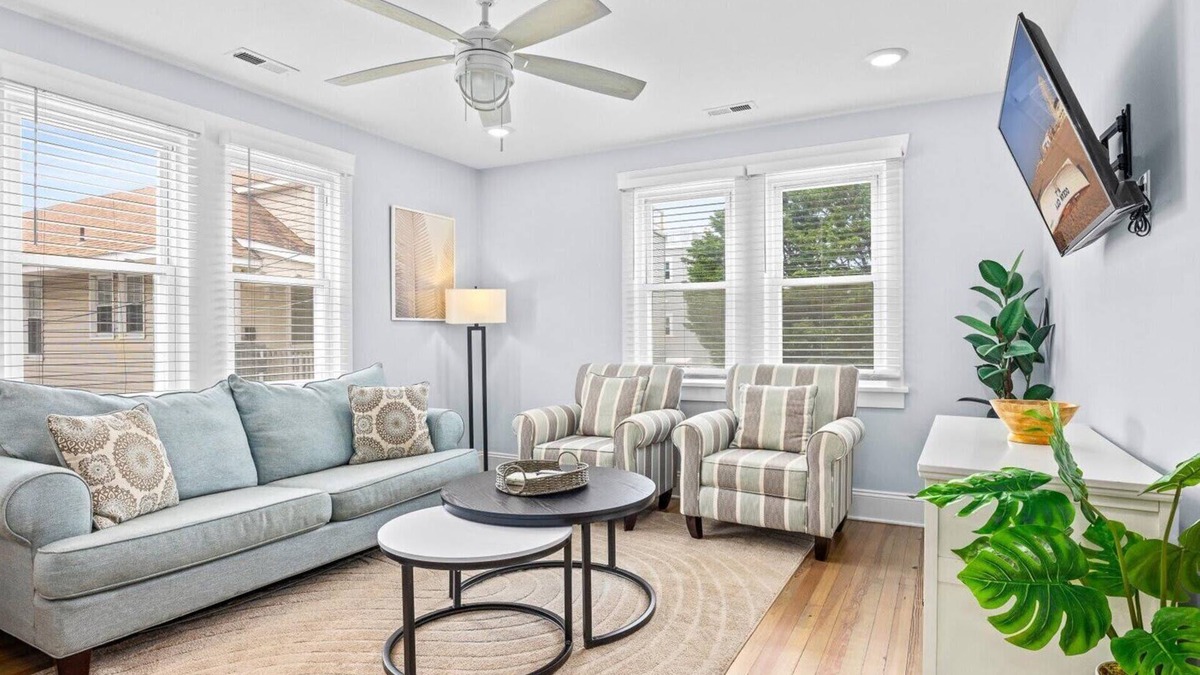 Gardens Apartment | Charming Garden District Escape! Walk to Beach