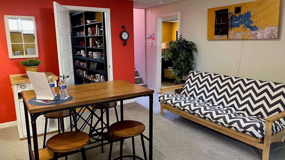 Cory House | Charming garden level suite with private entrance