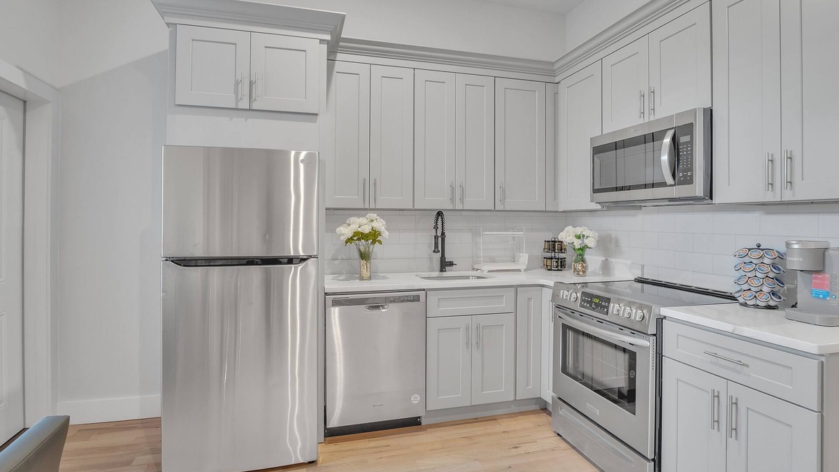 North Ironbound Apartment | Charming Gem In Newark 3 Bedroom Apts by RedAwning