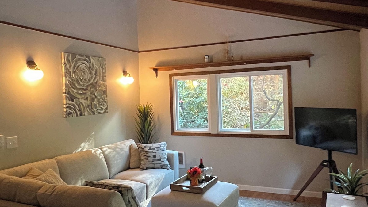 Geneva House | Charming Geneva Bungalow